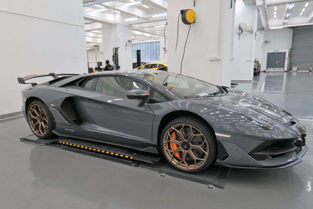 ●Aventador SVJ全球限量963輛。