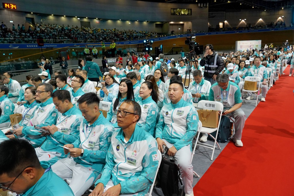 近3000名義工在活動中重聚。 近3000名義工在活動中重聚。