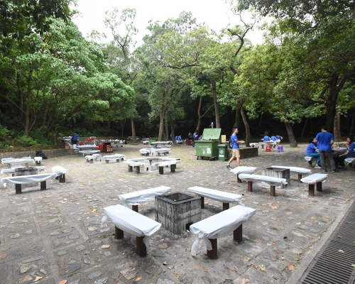 現時漁護署轄下共有163個燒烤地點及41個露營地點，均已於7月15日起全部關閉。