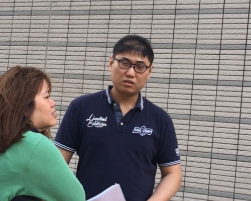 被告吳浩彬(戴眼鏡男子)報稱為運輸工人。劉曉曦攝