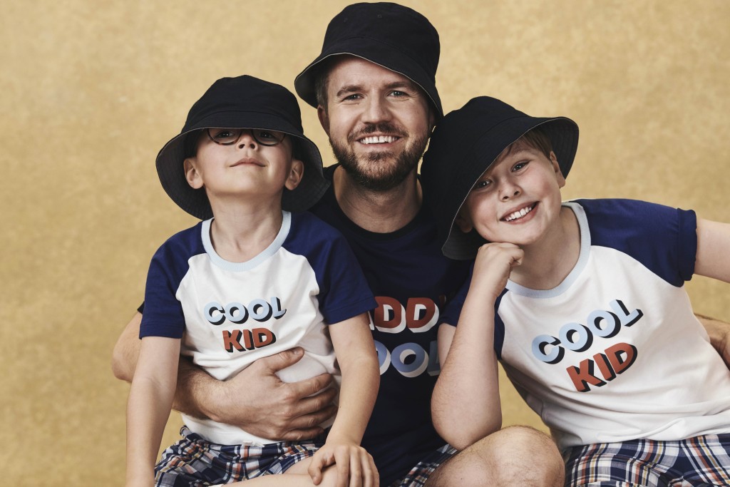 Daddy Cool男装睡衣套装（中）M/$299、Cool Kid童装睡衣套装（左）（右）M/$179