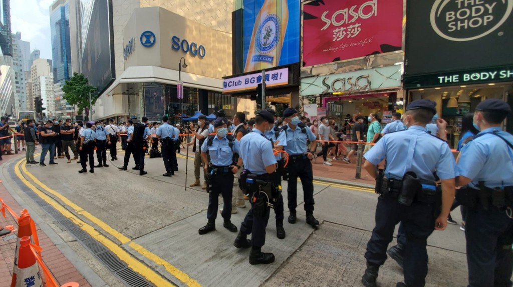 警方加強在銅鑼灣布防。