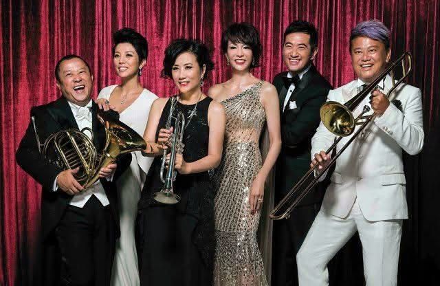2013年TVB官方月历，金牌司仪阵容有她、汪阿姐及Do姐等。