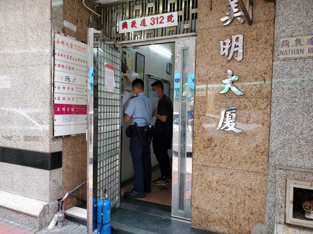 男子疑在上址賓館房間內燒炭不果後墮樓。 蔡楚輝攝