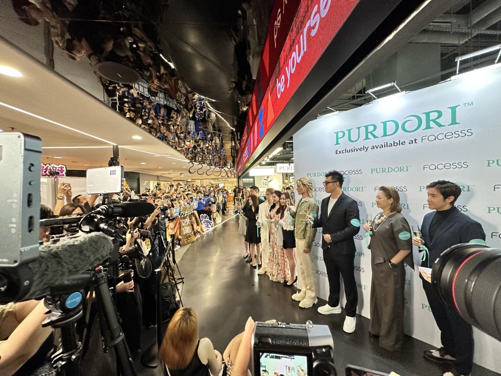 Purdori 銅鑼灣時代廣場店開幕，場面熱鬧。