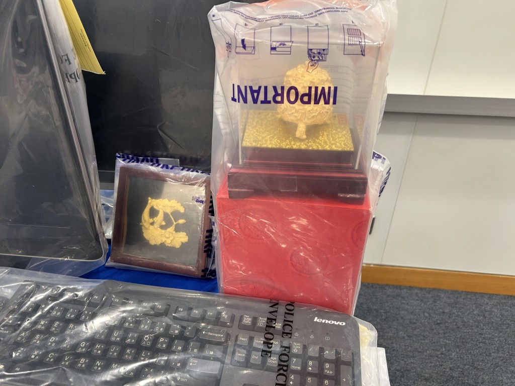 警方展示所得證物。