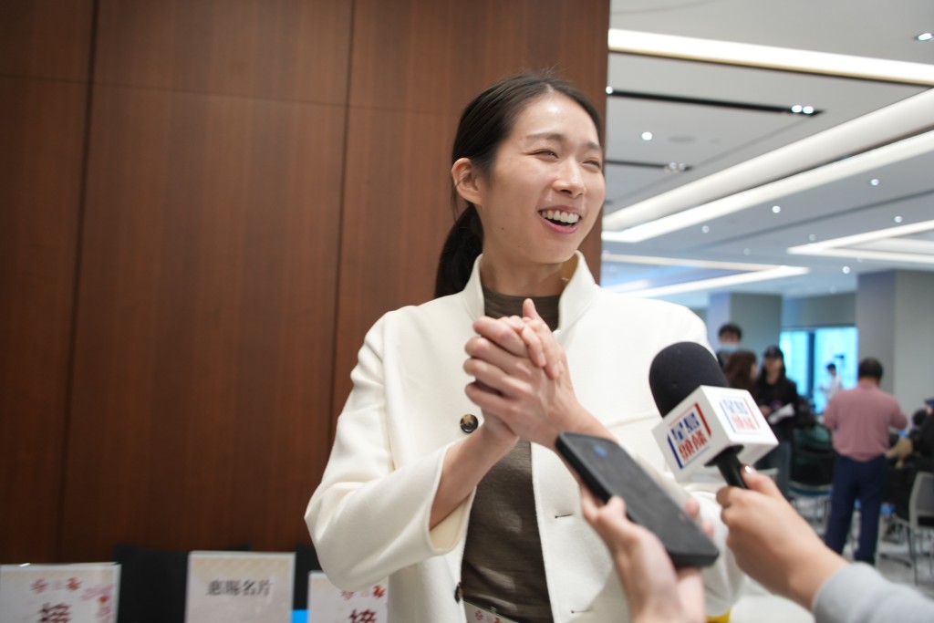 他指上京前後,一眾議員溝通交流機會增多,更加確認與江旻憓有合作空間。 他指上京前後,一眾議員溝通交流機會增多,更加確認與江旻憓有合作空間。