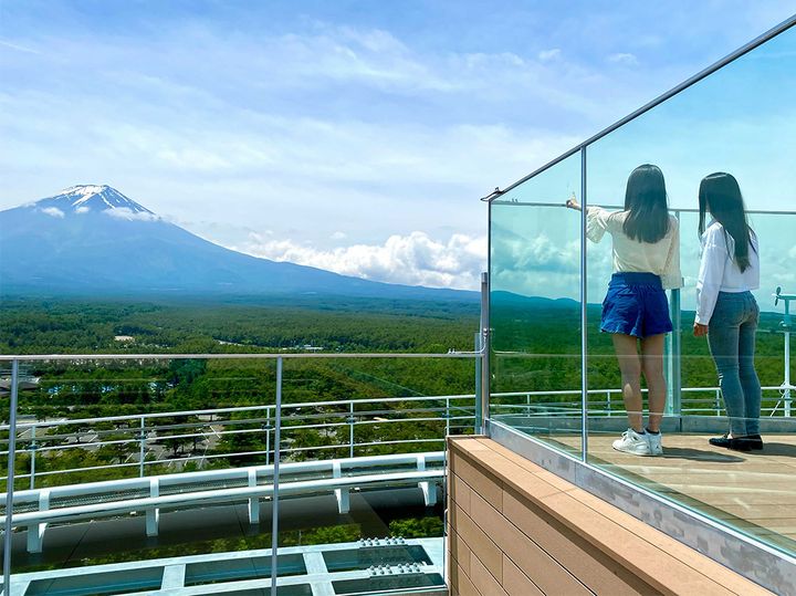 登臨Fujiyama Tower展望台即可賞到富士山美景。