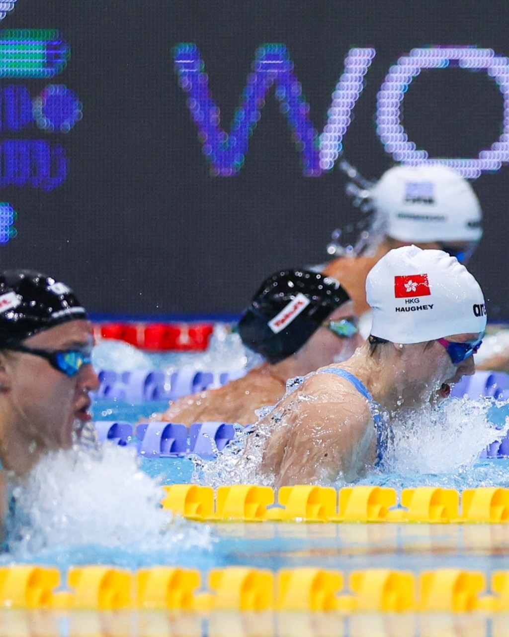 何詩蓓在50米蛙泳摘走銀牌。 WorldAquatics圖片