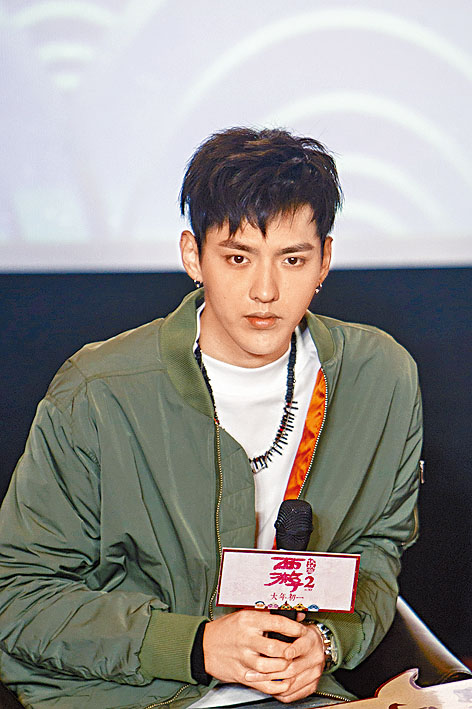 知名男艺人吴亦凡因强奸聚众淫乱，昨被判囚十三年。