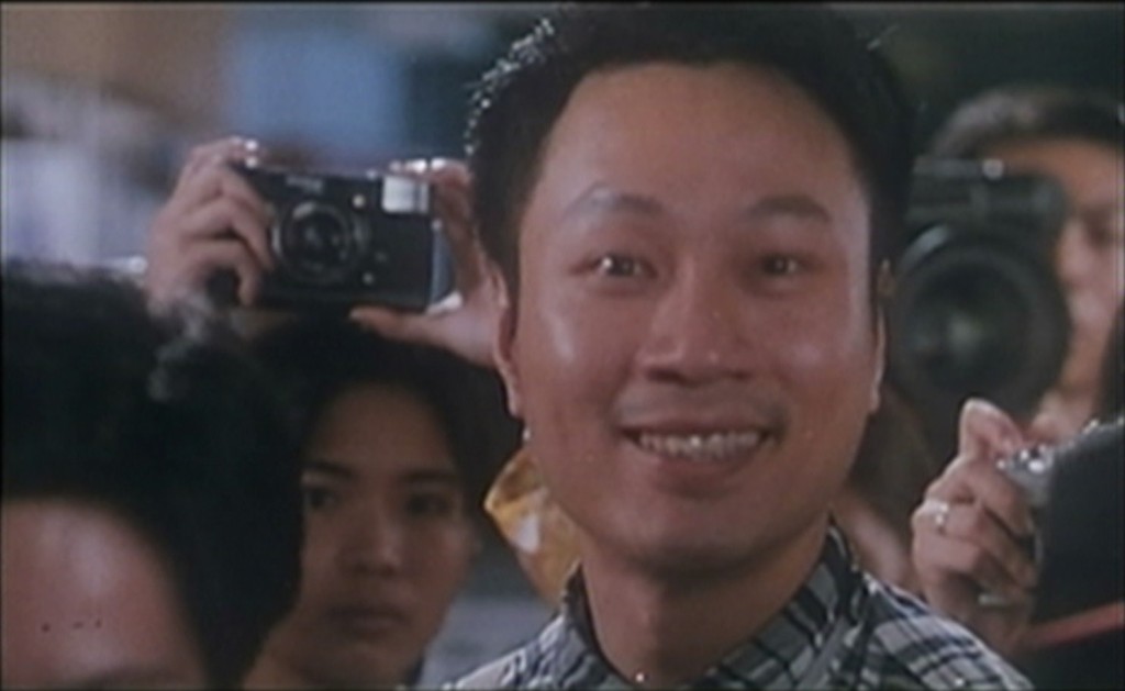 黎耀祥早年演出过不少电影，在《爱你爱到杀死你》饰演郑秀文的疯狂粉丝超经典！