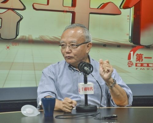 劉兆佳認為立法會中，三個組別的議席應該各佔30席。資料圖片