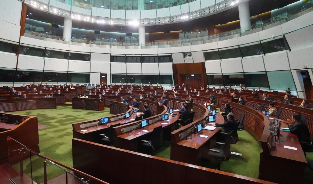 立法會通過政府議案，跟進火災善後及推動改革。葉偉豪攝