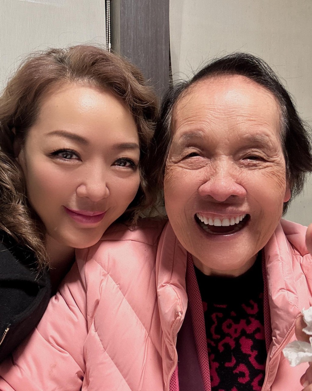 網民留言希望郭少芸好好珍惜與媽咪相處的時光。