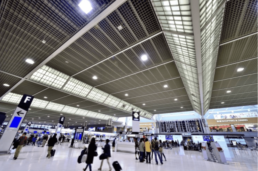 因航空燃油短缺，成田机场有57个航班暂缓开航或增班。