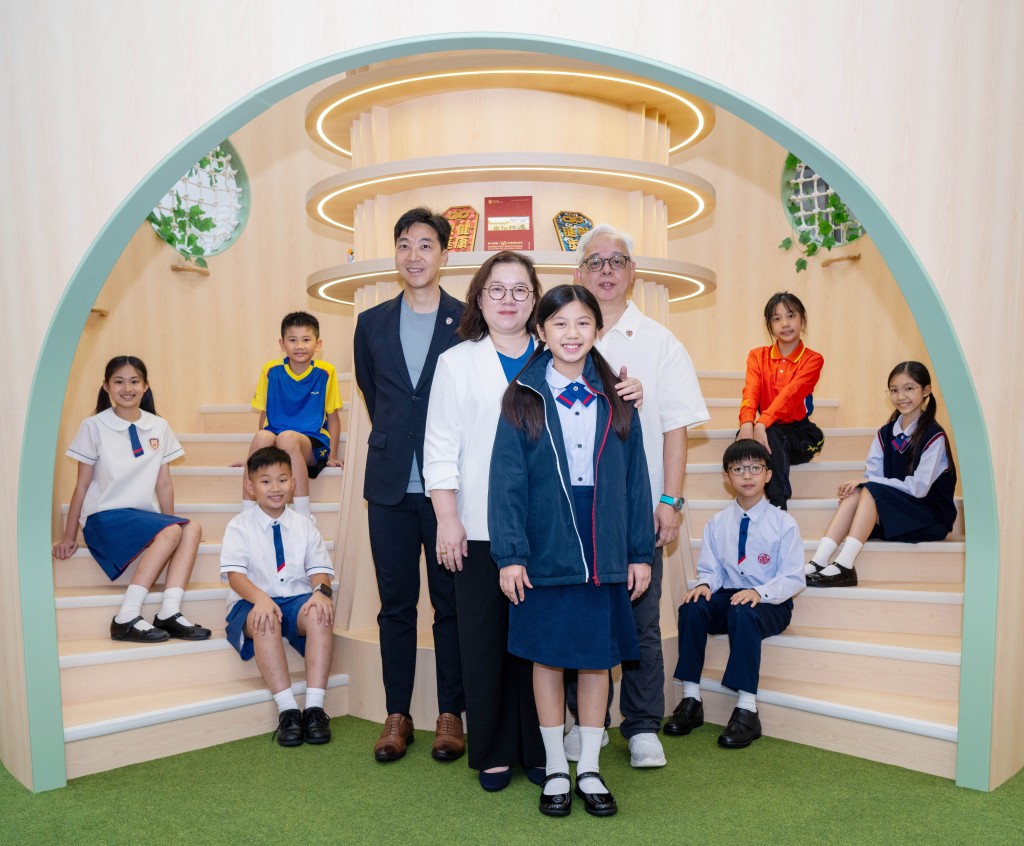 保良局小学多位前校长及现任校长由构思至全面推出新校服，历时大约4年，全盘考虑不同类别学生需要。（图片来源：受访者提供）