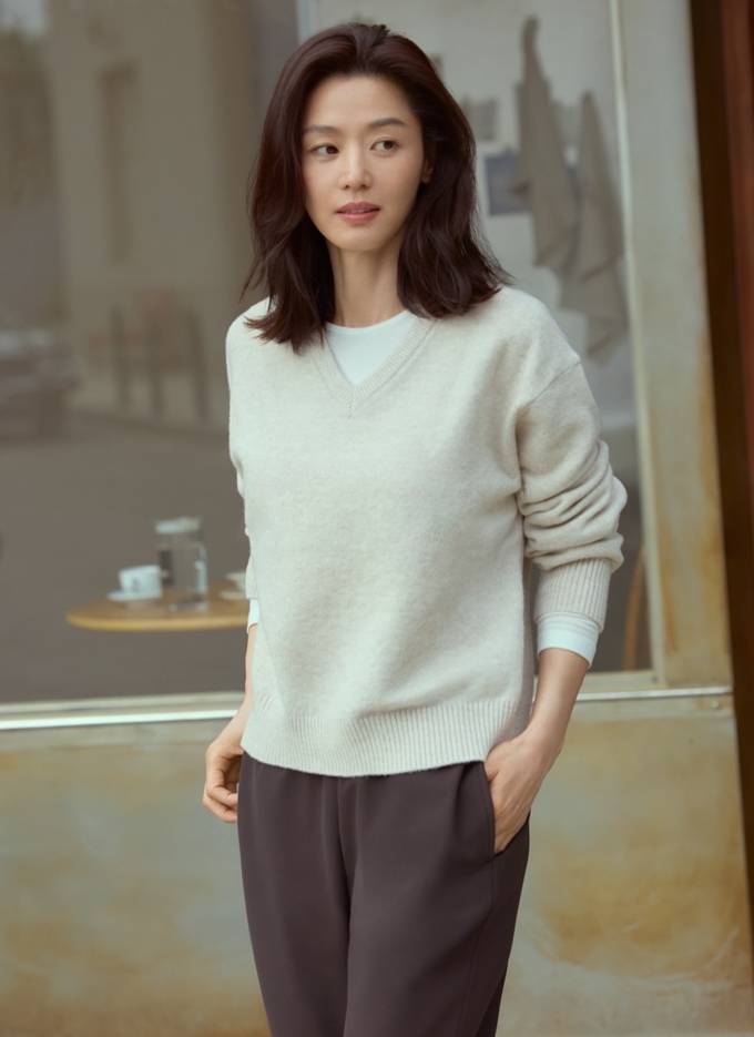 全智賢新一輯服飾廣告。 全智賢新一輯服飾廣告。