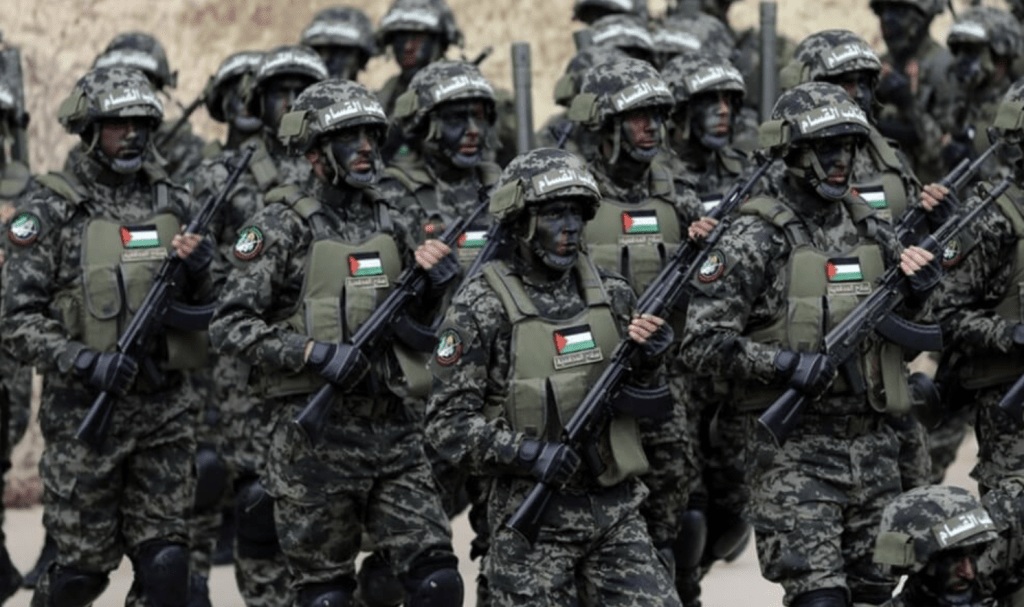 美聯社報道指,伊朗的「抵抗軸心」——一個橫跨中東的武裝組織網絡——儘管在哈馬斯(Hamas)於2023年10月7日襲擊以色列後引發的戰爭中,其力量已大不如前,但仍保有一定的作戰能力。路透社圖片 美聯社報道指,伊朗的「抵抗軸心」——一個橫跨中東的武裝組織網絡——儘管在哈馬斯(Hamas)於2023年10月7日襲擊以色列後引發的戰爭中,其力量已大不如前,但仍保有一定的作戰能力。路透社圖片