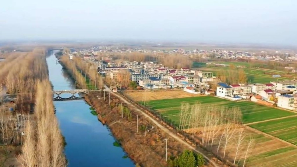 連雲港市東安村有村民燃放煙花不當，引發大火導致8死2輕傷。圖為東安村。抖音＠鄉音