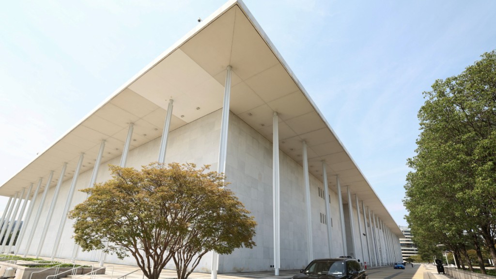 美國甘迺迪表演藝術中心改名計劃再遭法院阻撓。路透社