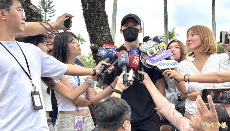 許光漢退伍即趕緊重投工作。(自由時報) 許光漢退伍即趕緊重投工作。(自由時報)
