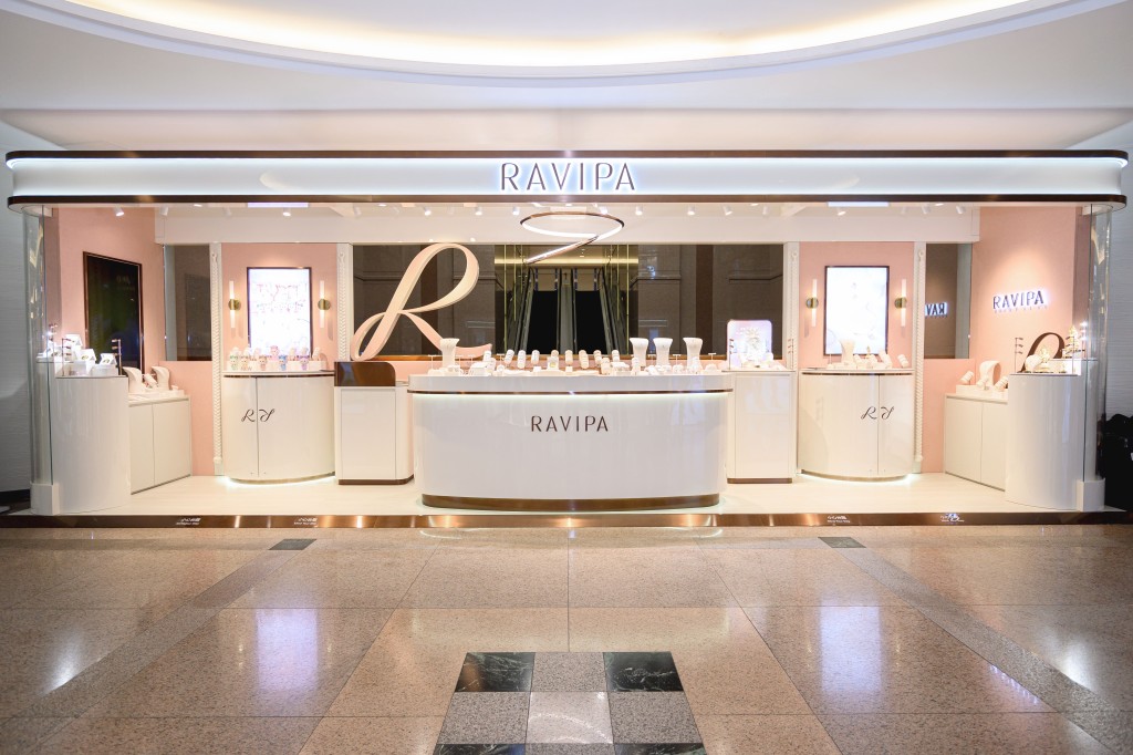 RAVIPA最近進駐尖沙咀海港城。 RAVIPA最近進駐尖沙咀海港城。