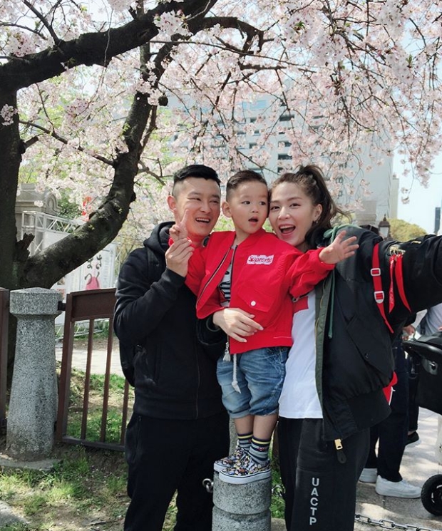 一家三口去賞櫻