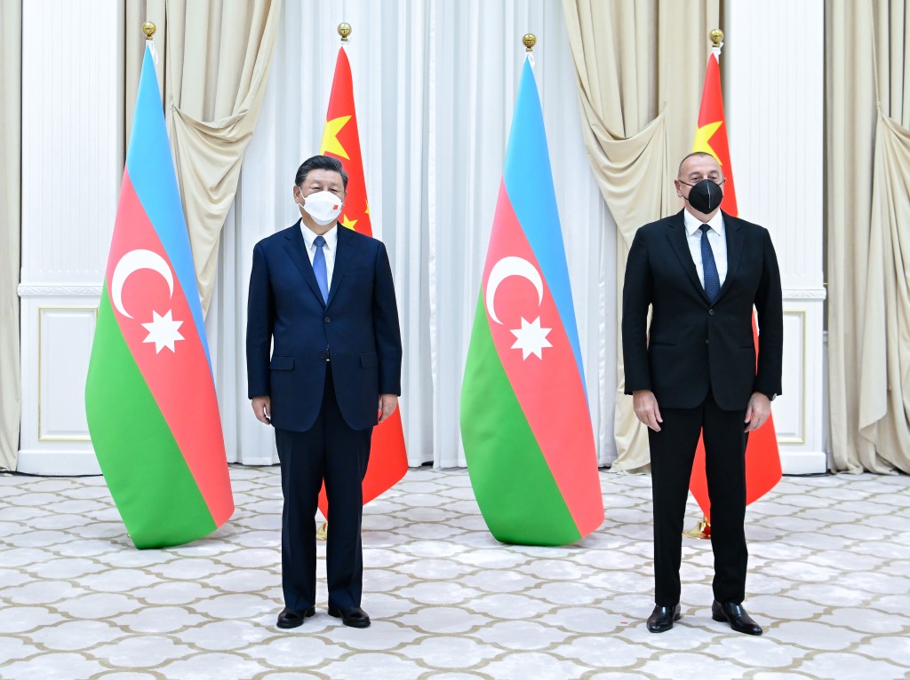习近平会见阿塞拜疆总统阿利耶夫。新华社