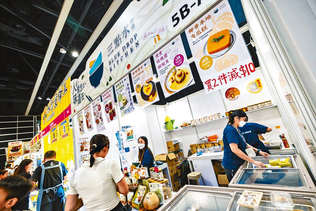 「三點水料理」於「零食世界」期間推出限定新品粟米焦糖燉蛋，大受歡迎。