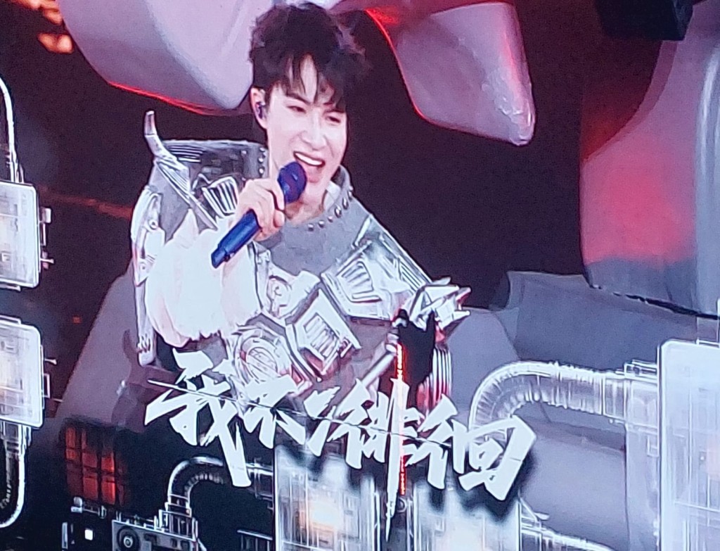 周深大受欢迎。