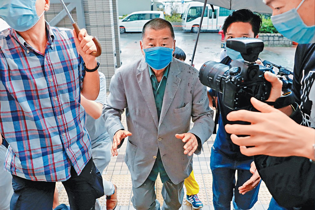 黎智英與《蘋果》三間相關公司涉串謀勾結外國勢力案昨續審。