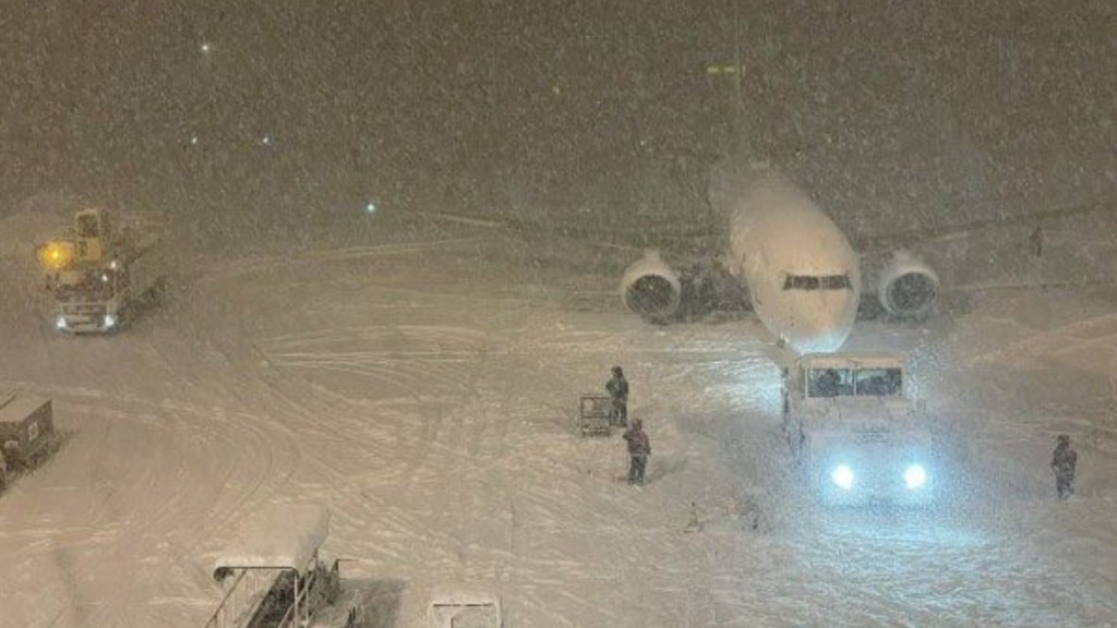 國泰與大韓航空客機於北海道新千歲機場相撞。(互聯網)