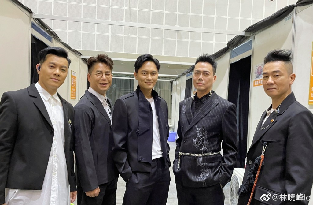 陈小春（右起）、谢天华、张智霖、林晓峰及梁汉文参加完《披荆斩棘的哥哥》后，人气急升。
