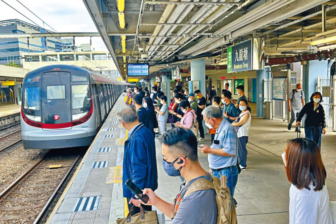 張欣宇認為目前港鐵信號系統仍有20%提升運力的空間（資料圖片）