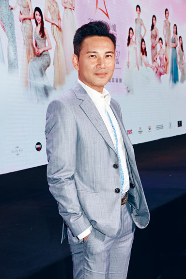 林文龙突然宣布将出任亚视的副总裁，消息令人惊讶。