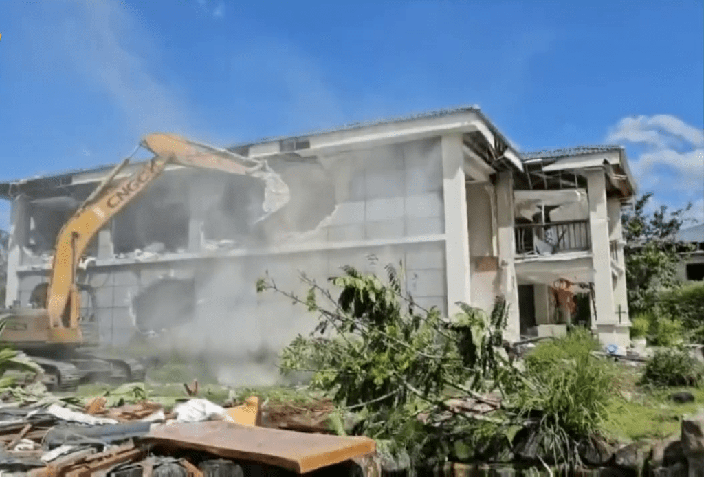 緬甸軍政府公開炸毀KK園區建築物的畫面。  緬甸軍政府