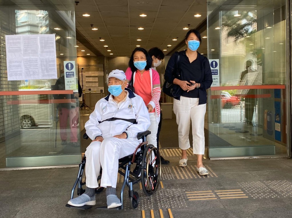 康夢(右)。 張旭珊攝