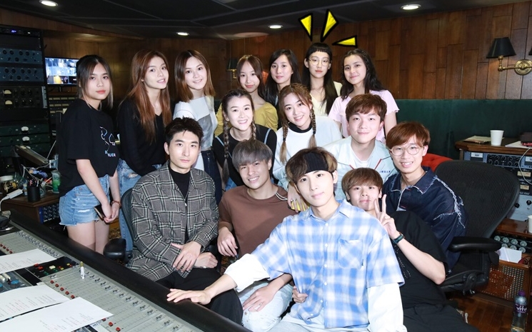 《聲夢》15位學員齊錄音，炎明熹竟緊張到出手汗。