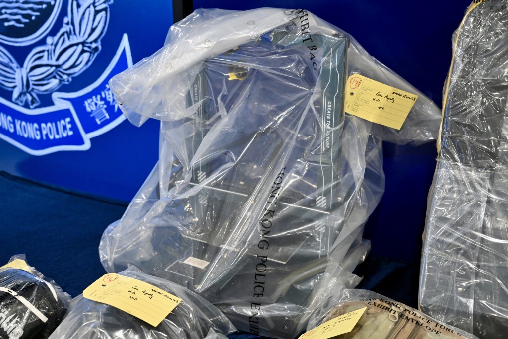 警務處國安處展示證物。劉駿軒攝 警務處國安處展示證物。劉駿軒攝