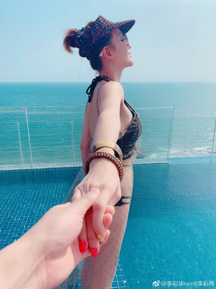 李彩樺不時與老公去旅行晒甜蜜照。