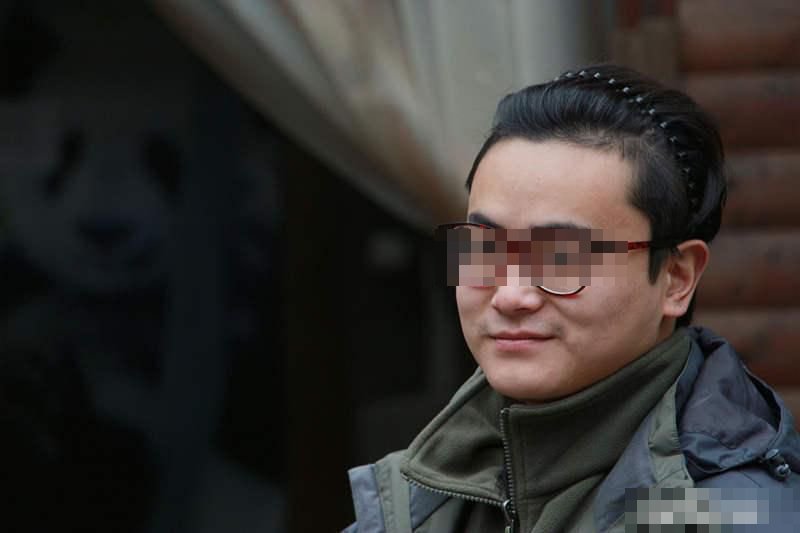 大熊貓飼養員張男被指對女粉絲騙色致懷孕。