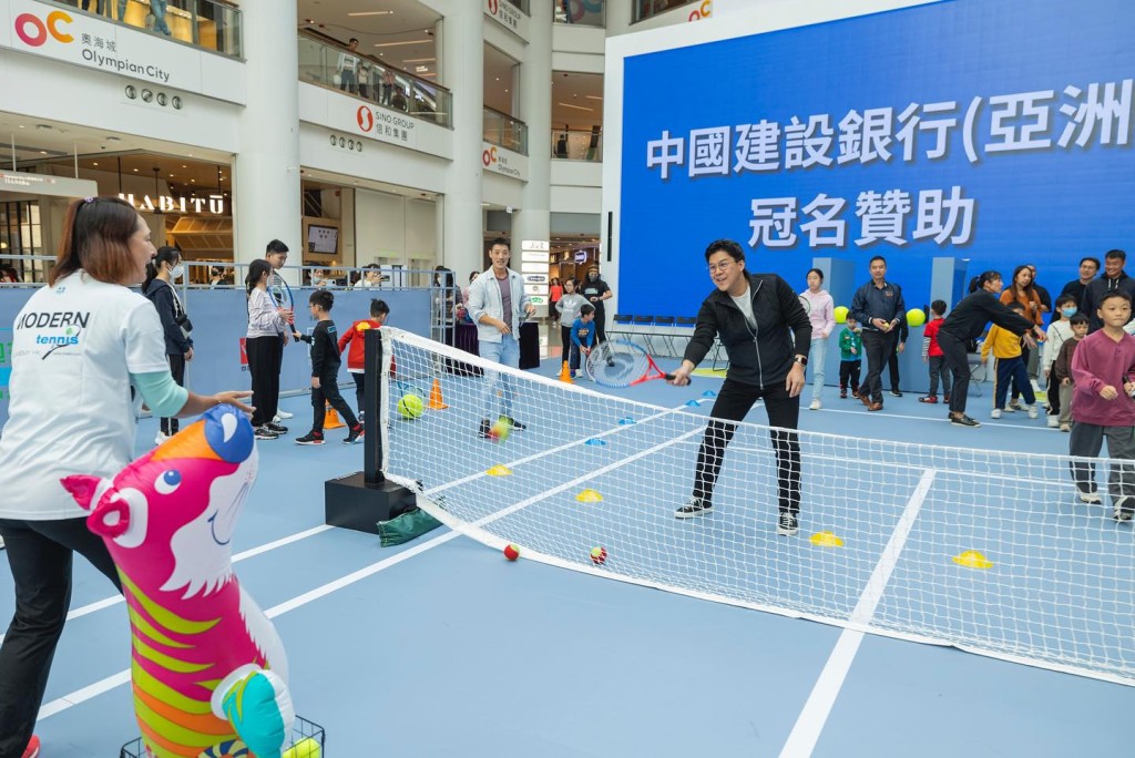 霍啟剛近日出席中國網球巡迴賽公開活動。