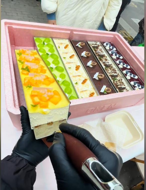蒙城大批民眾指在食用同一家Tiramisu後身體不適。網易號@ 探源歷史 蒙城大批民眾指在食用同一家Tiramisu後身體不適。網易號@ 探源歷史