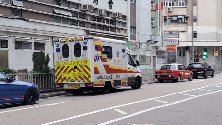 事主由救護車送院治理。蔡楚輝攝