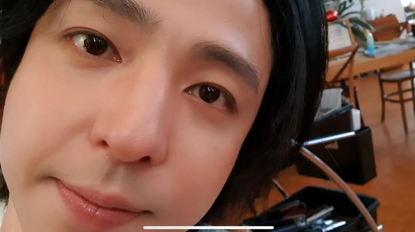 化完妝靚仔返晒。