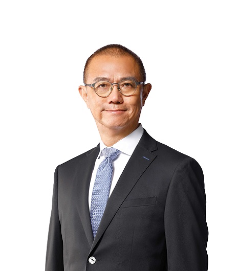 原任機場運行執行總監的姚兆聰獲委任為首席營運總監。 原任機場運行執行總監的姚兆聰獲委任為首席營運總監。