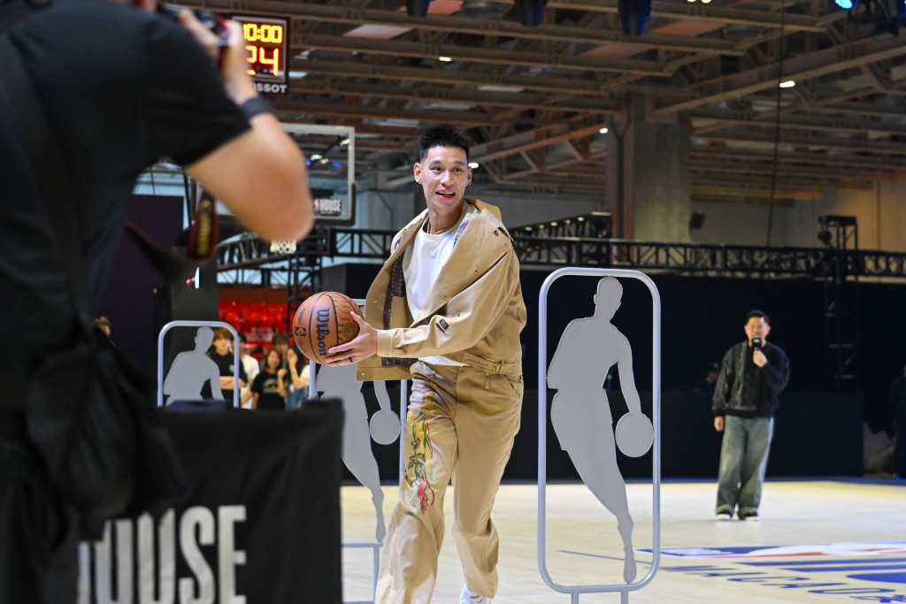 姜濤、MC JIN及林書豪亮相NBA中國賽。攝影:魏國謙 姜濤、MC JIN及林書豪亮相NBA中國賽。攝影:魏國謙
