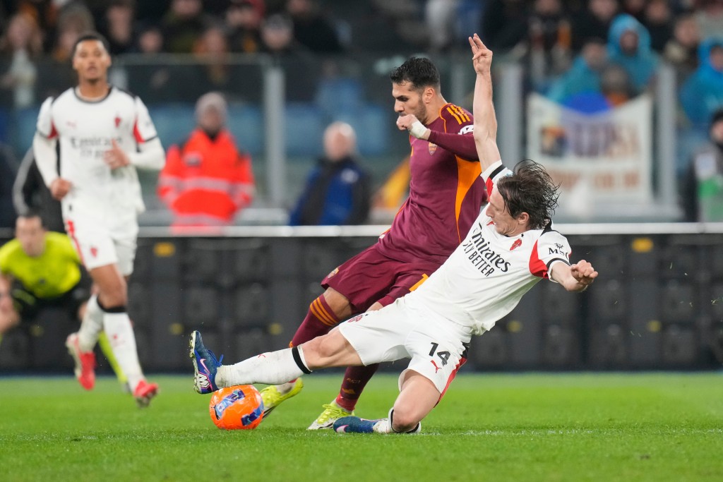 40歲的莫迪歷寶刀未老，仍能保持滿場飛踢法。美聯社