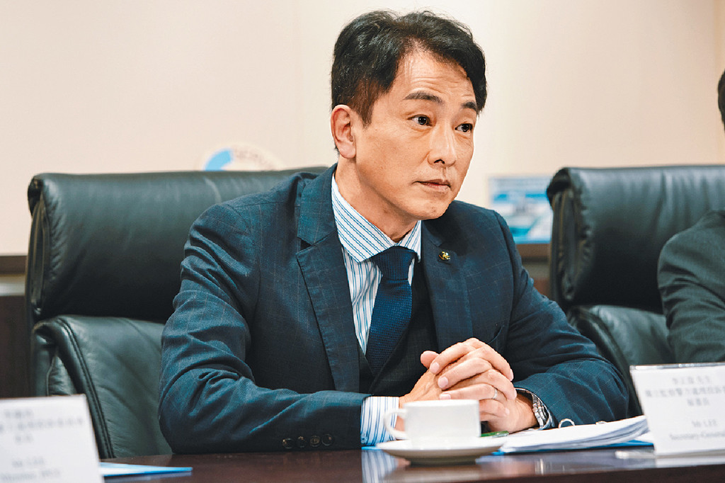 ■張松枝飾演監警會秘書長