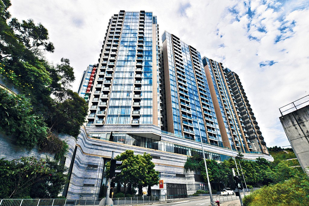 會德豐地產藍田半山KOKO HILLS昨日連沽3伙，過去周末共售5伙，套現逾5000萬。